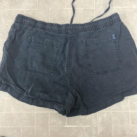 Gap Drawstring Shorts - Picture 2 of 2